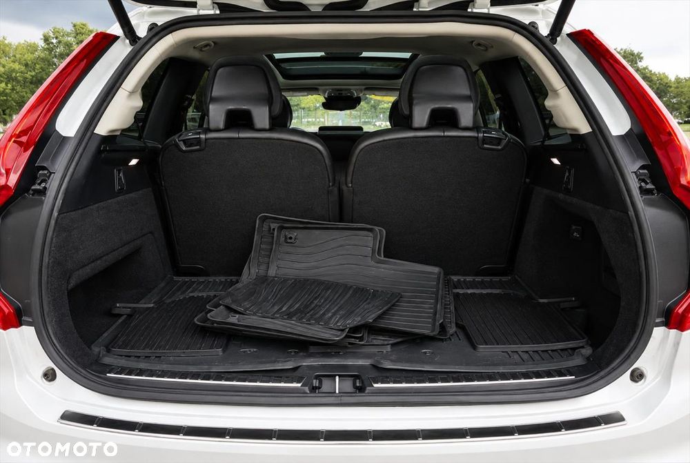 Volvo XC 90 T5 AWD Geartronic Momentum - 16