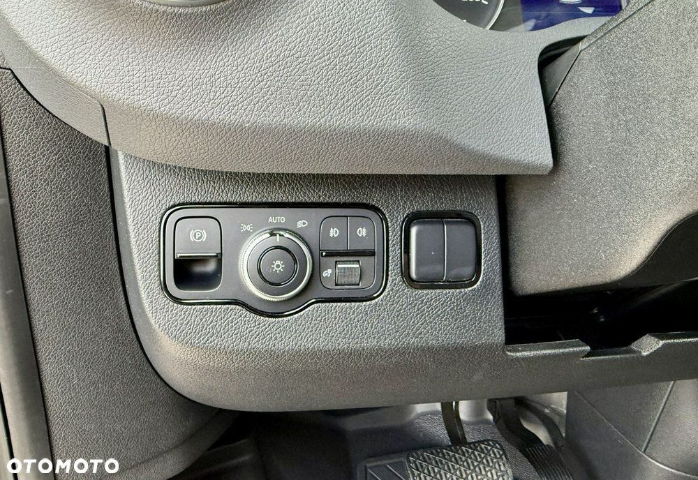 Mercedes-Benz Sprinter - 14