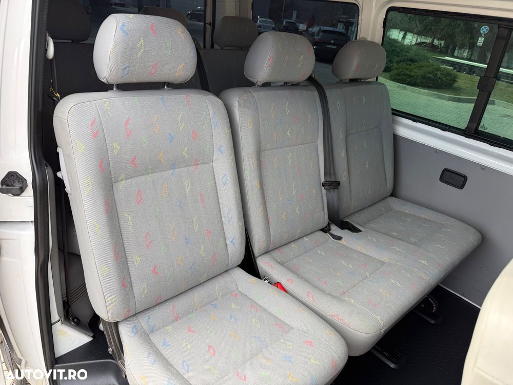 Volkswagen Transporter - 11