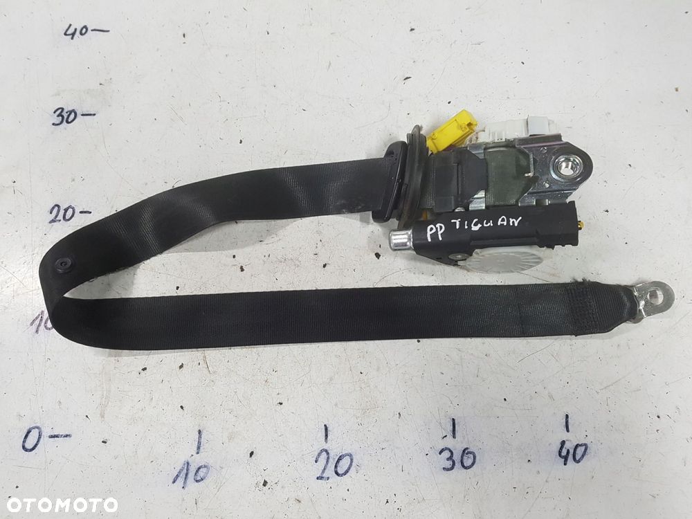 TIGUAN I 5N 06-15r PAS BEZPIECZEŃSTWA PRAWY PRZÓD