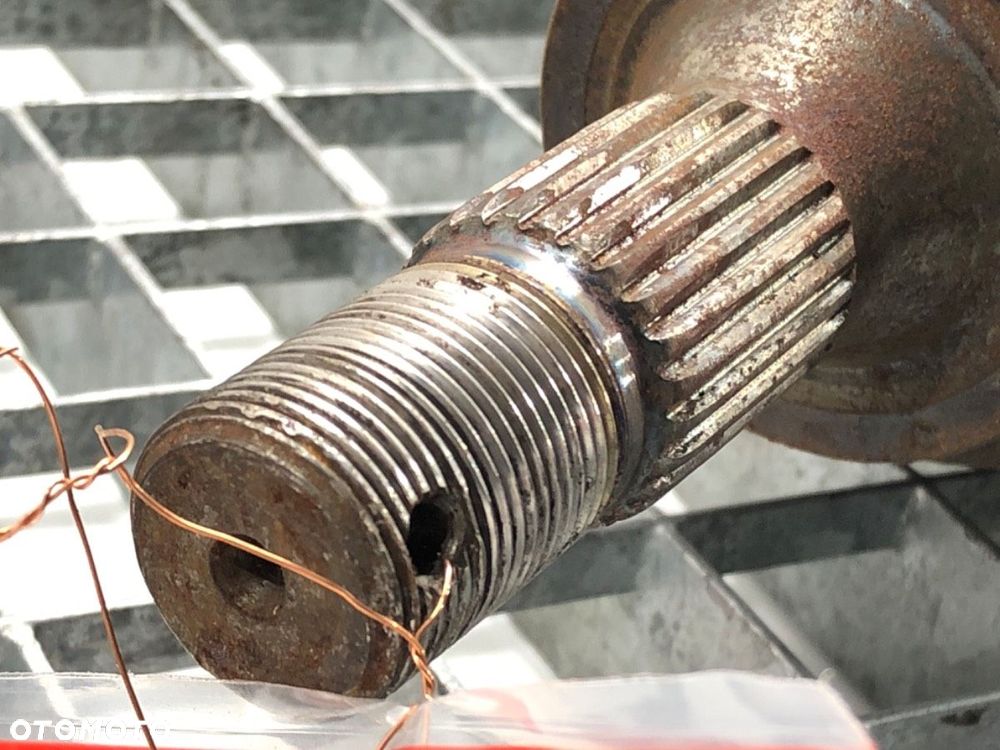 PÓŁOŚ PRAWY PRZÓD  PEUGEOT 5008 (0U_, 0E_) 2009 - 2017 1.6 16V 115 kW [156 KM] benzyna 2009 - - 4