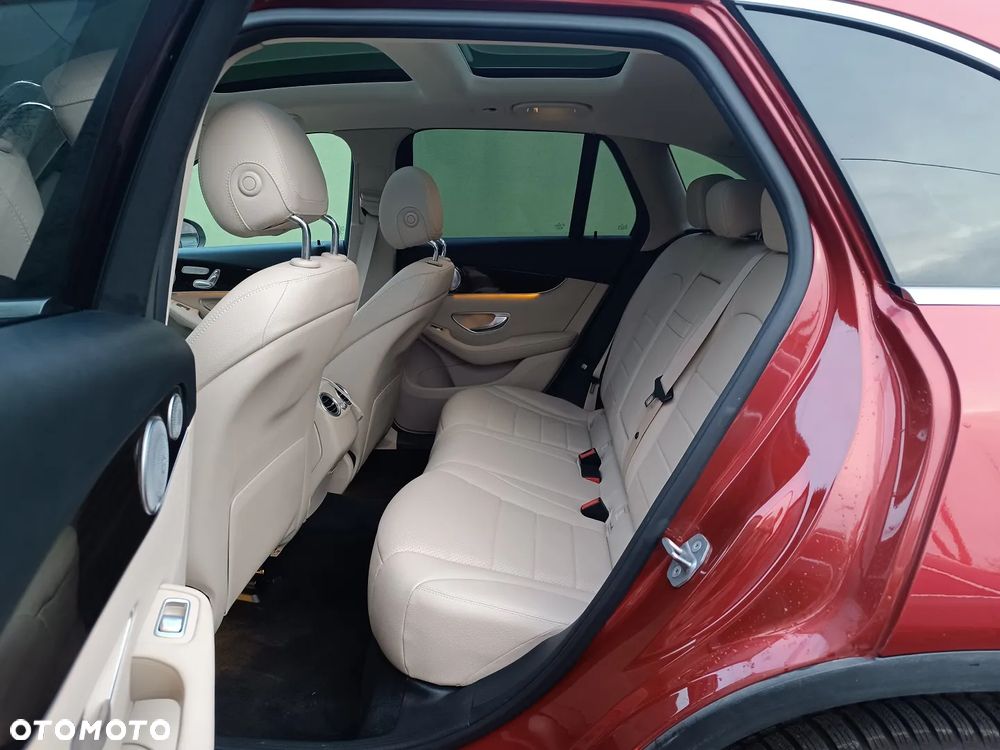 Mercedes-Benz GLC 300 4Matic 9G-TRONIC - 12