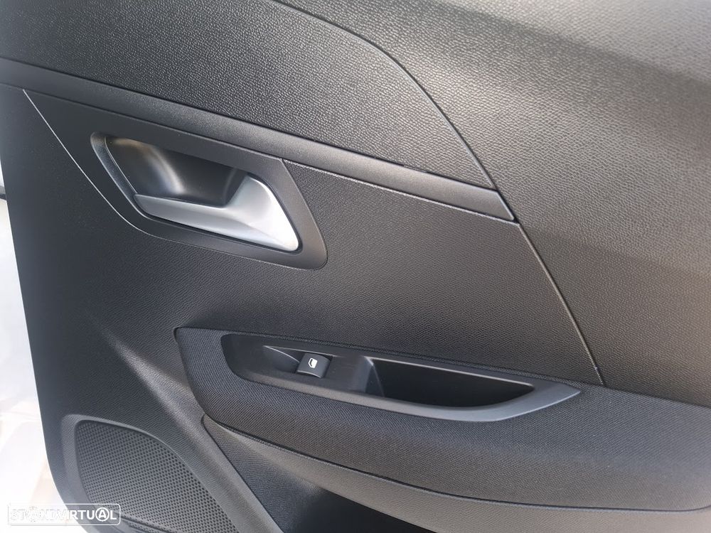 Peugeot 208 PureTech 75 Active - 41