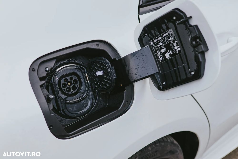 Mercedes-Benz CLA - 13