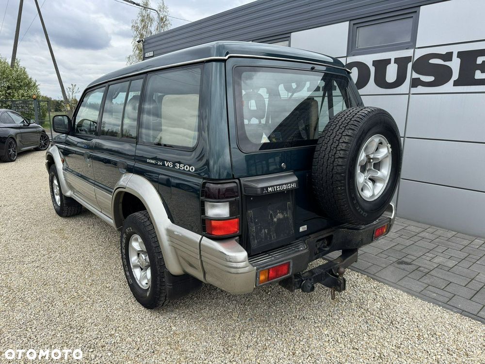 Mitsubishi Pajero - 9