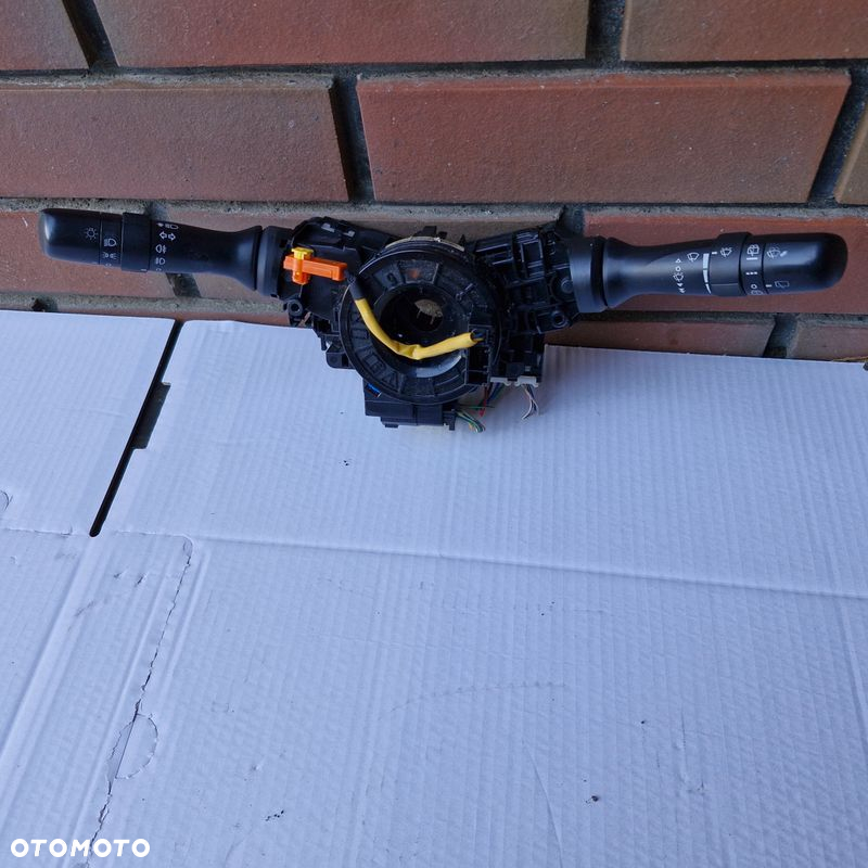 PRZEŁĄCZNIK ZESPOLONY TOYOTA AURIS 17F582-17F612 - 2