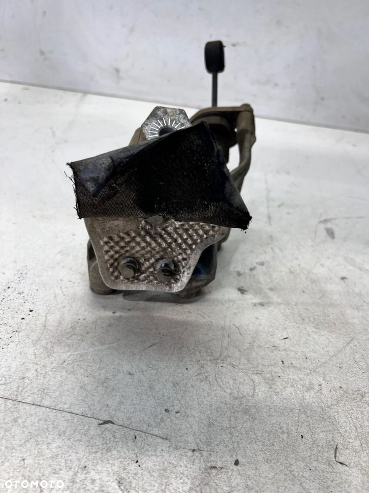 ŁAPA SILNIKA LEWA AUDI Q7 4M A4 B9 A5 4M0199307AF 4M0199869AL - 4