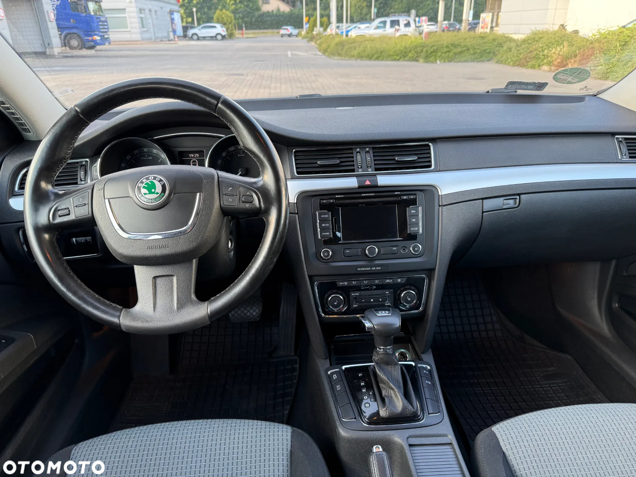 Skoda Superb 2.0 TDI Ambition DSG - 9