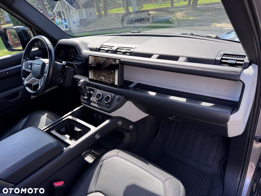 Land Rover Defender 3.0 P400 mHEV X-Dynamic HSE - 18