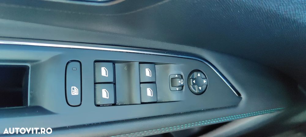 Peugeot 3008 1.5 BlueHDI 130 S&S EAT8 Allure - 23