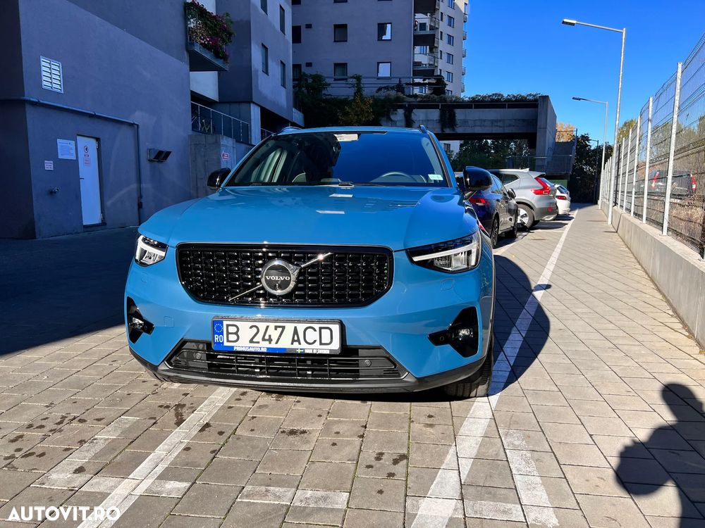 Volvo XC 40 B4 AT FWD MHEV Plus Dark - 2
