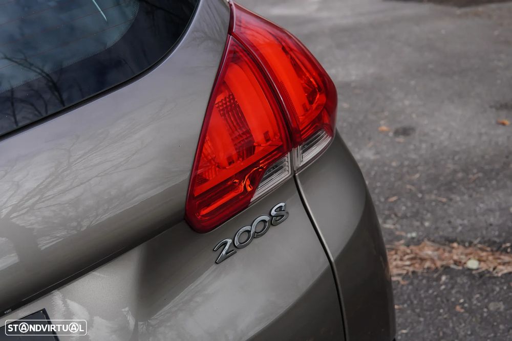 Peugeot 2008 1.2 PureTech Style - 22