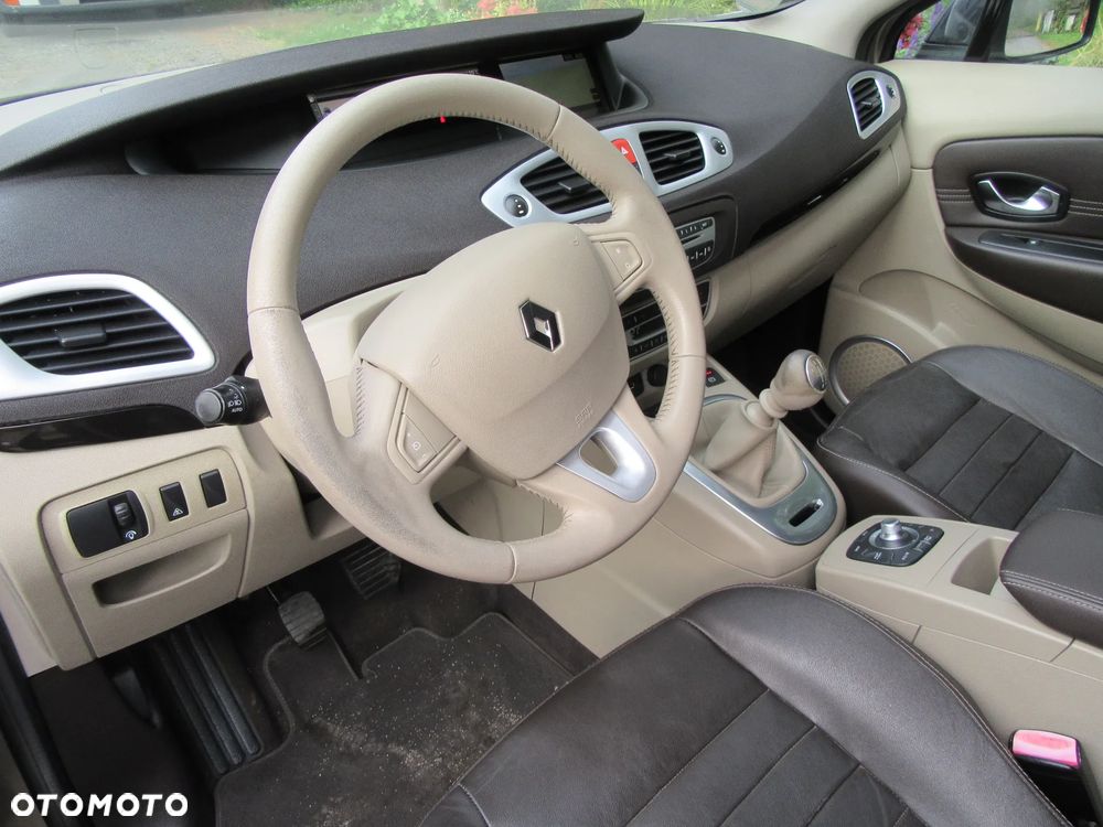Renault Grand Scenic - 19