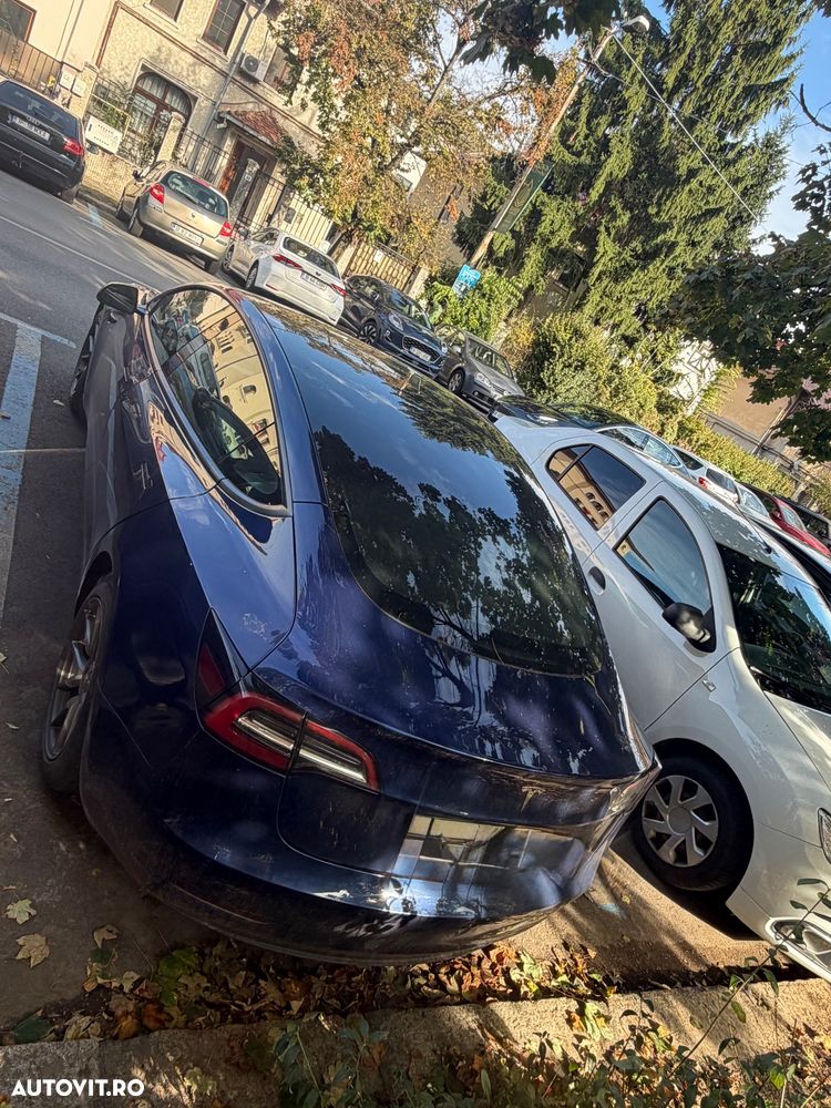 Tesla Model 3 - 3