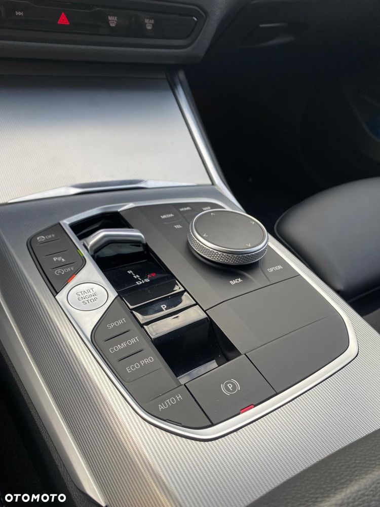BMW Seria 3 330i xDrive M Sport sport - 34