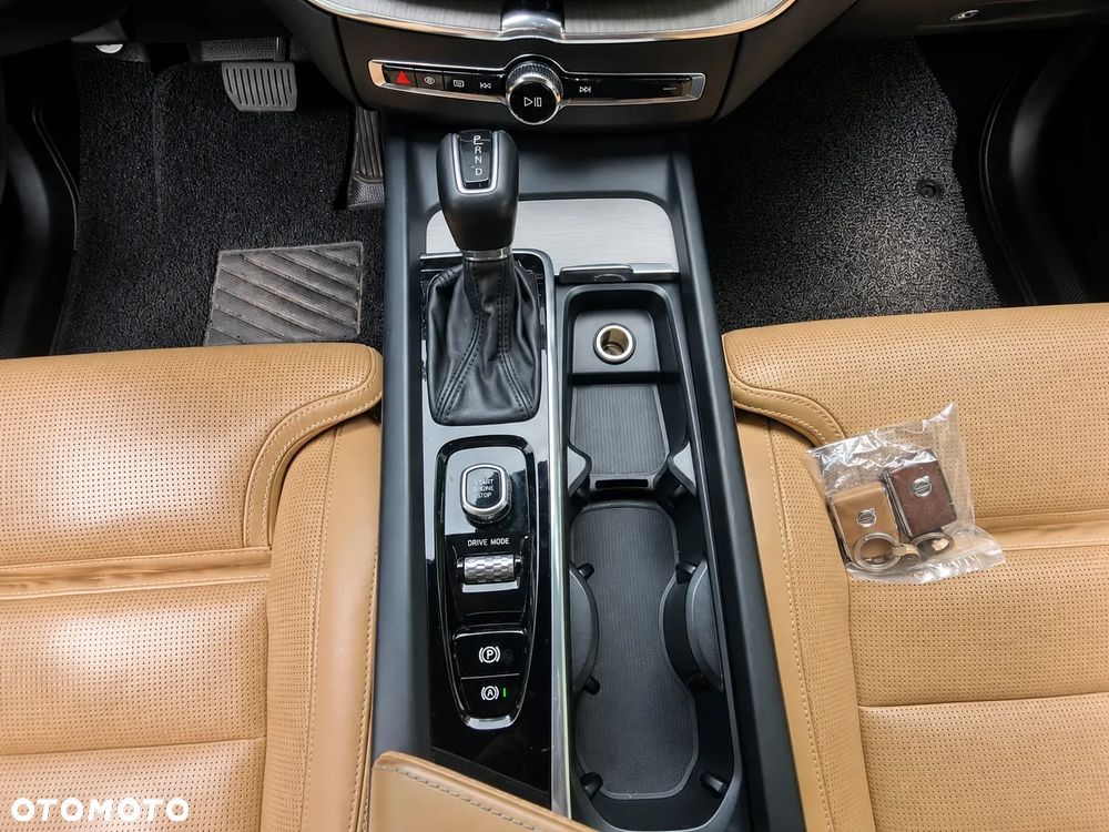 Volvo XC 60 D5 AWD Geartronic Inscription - 12