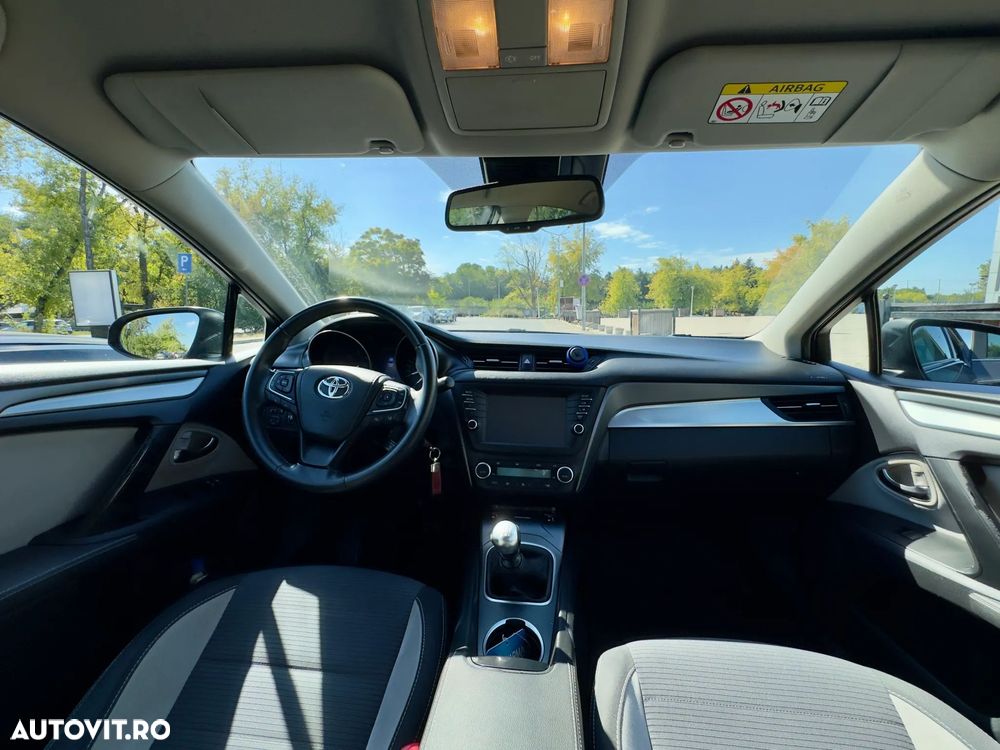 TOYOTA Avensis 2018 — imagine 8