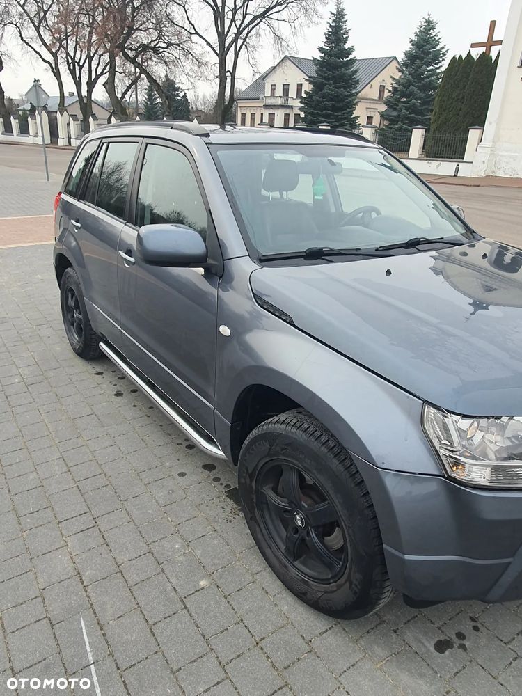 Suzuki Grand Vitara 2.0 Automatik Comfort - 2