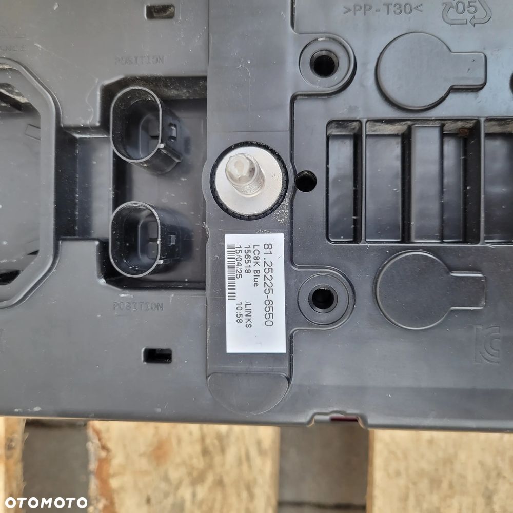 LAMPA TYL MAN TGX TGL NOWY ORYGINAŁ RH/LH 81.25225-6550 / 6551 CHWALIM116 - 4