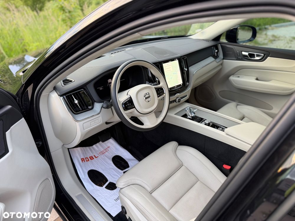 Volvo XC 60 T8 Plug-In Hybrid AWD Ultra Dark - 31