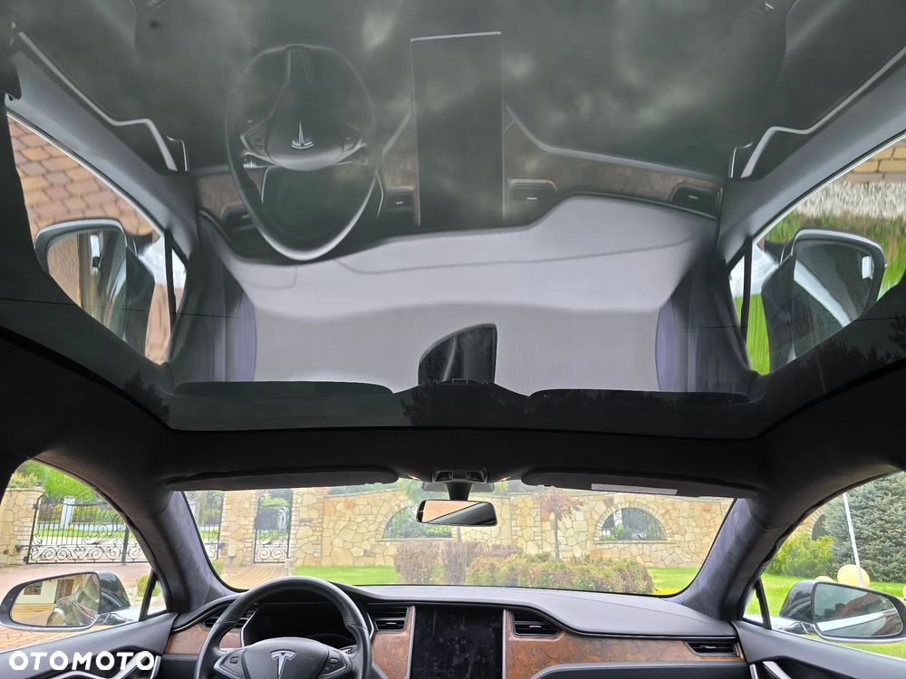 Tesla Model S - 27
