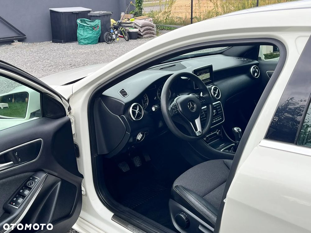 Mercedes-Benz Klasa A 180 (BlueEFFICIENCY) - 14