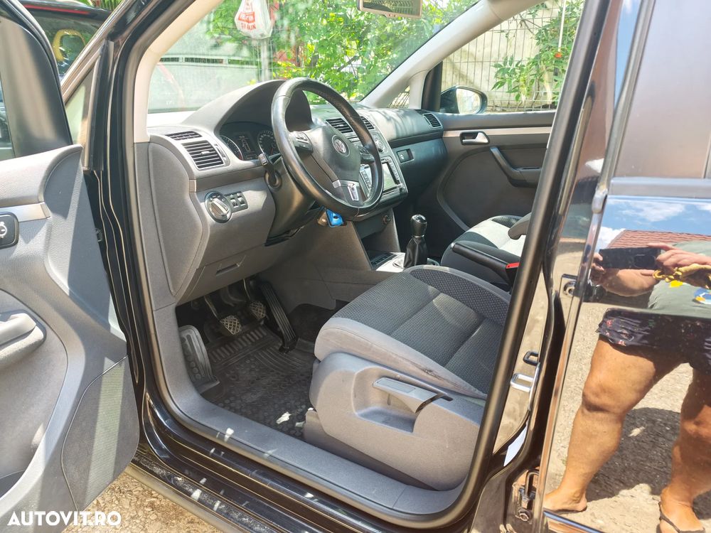 Volkswagen Touran 1.6 TDI BlueMotion Technology Highline - 24