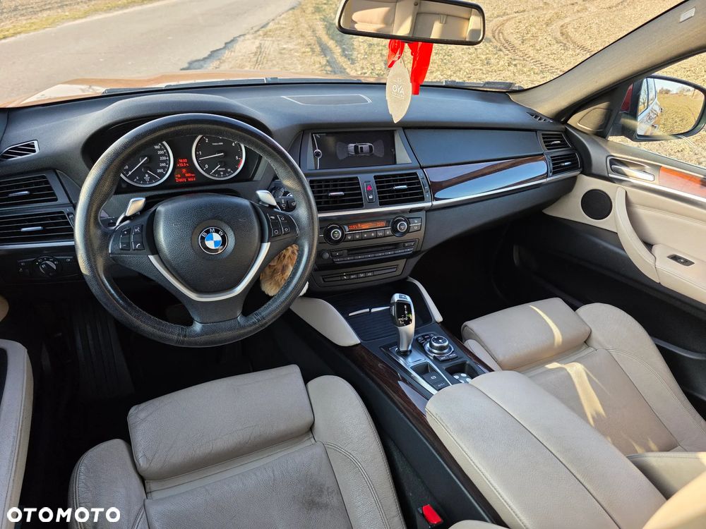 BMW X6 - 24