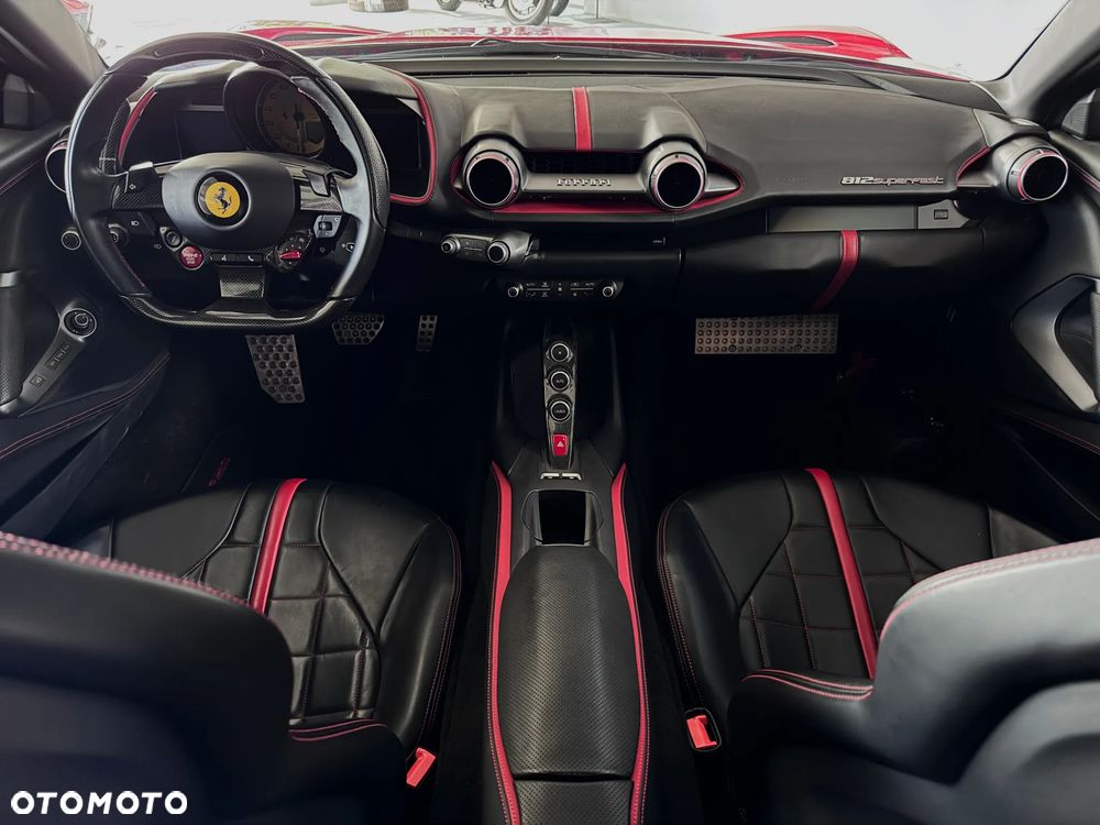 Ferrari 812 Superfast - 17