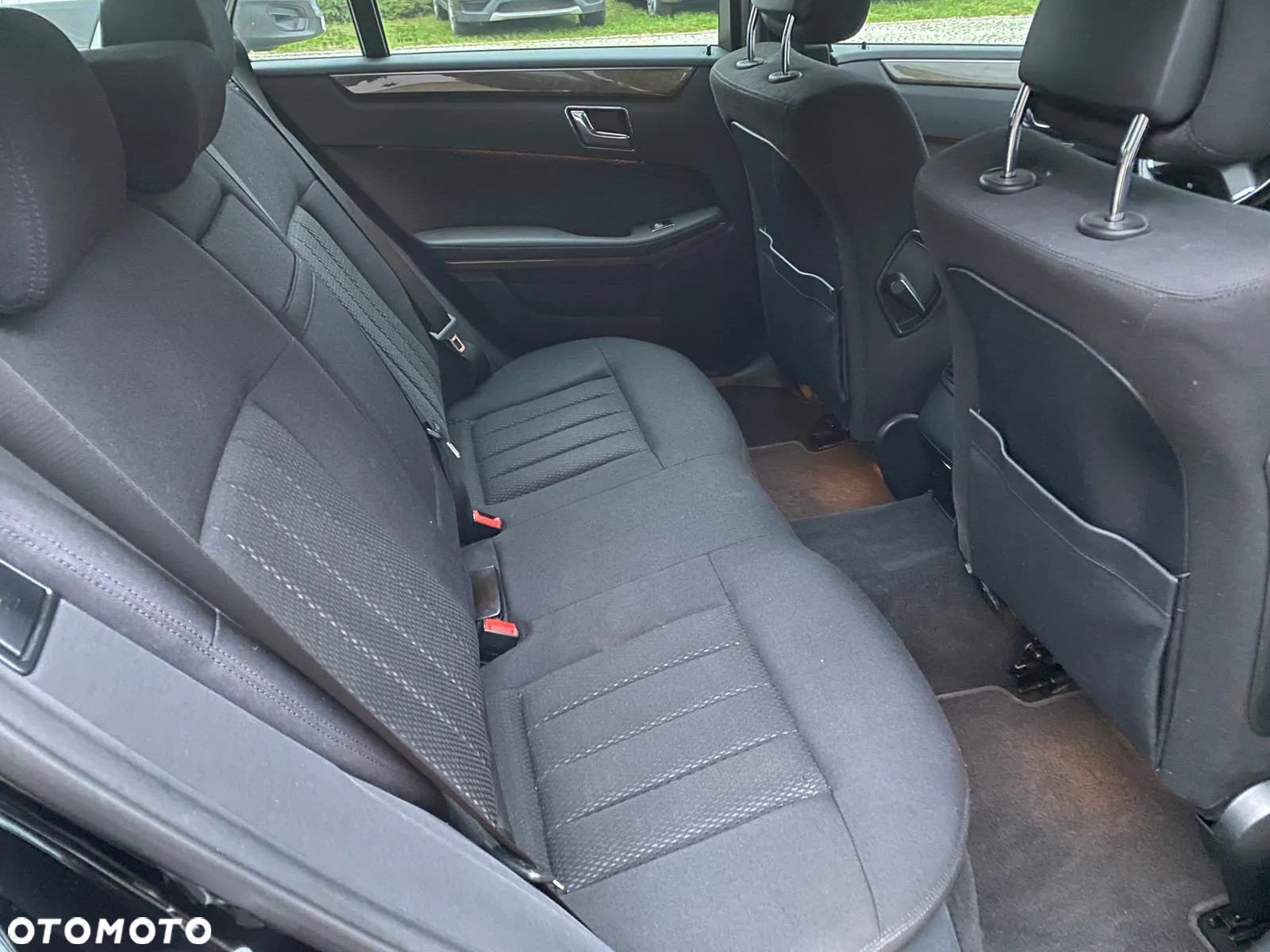 Mercedes-Benz Klasa E 200 T BlueEFFICIENCY 7G-TRONIC - 14