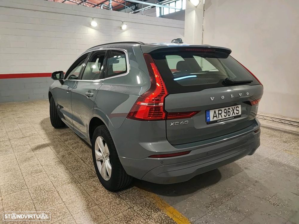 Volvo XC 60 2.0 B4 Core - 2