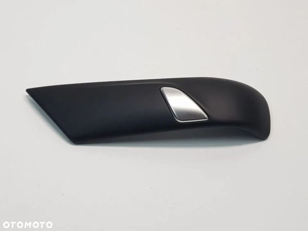 OSŁONA RĄCZKA BOCZKA DRZWI PRAWA RENAULT MEGANE IV - 1