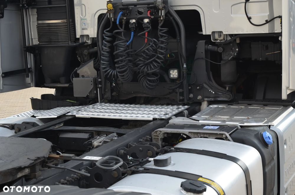Volvo FH 5 NEW / MEGA / 2021r. / KLIMA P. / FULL LED / ACC / NAVI / KAMERA / DE / 8019 - 16