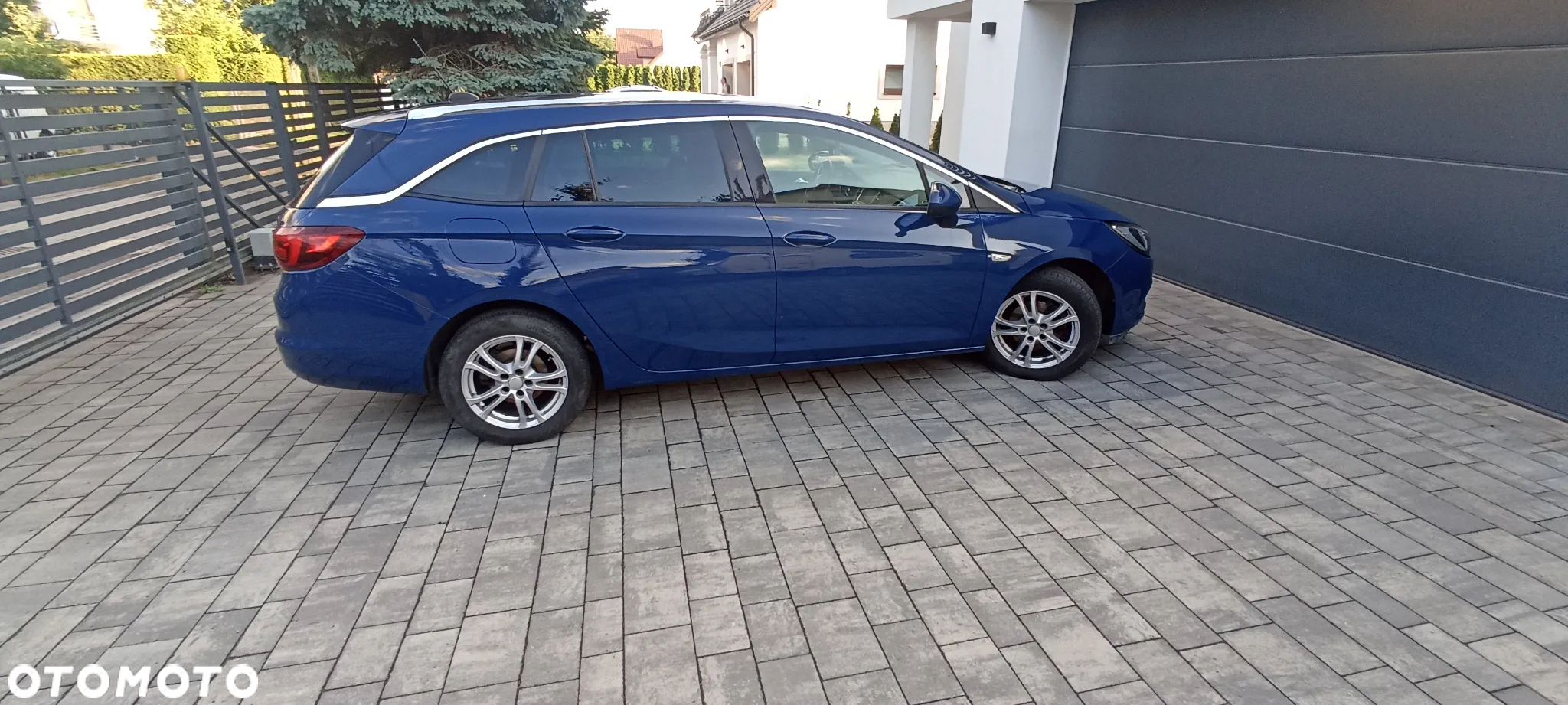 Opel Astra 1.6 D (CDTI) Start/Stop Sports Tourer Dynamic - 3