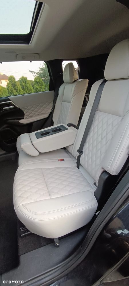 Mitsubishi Outlander - 13