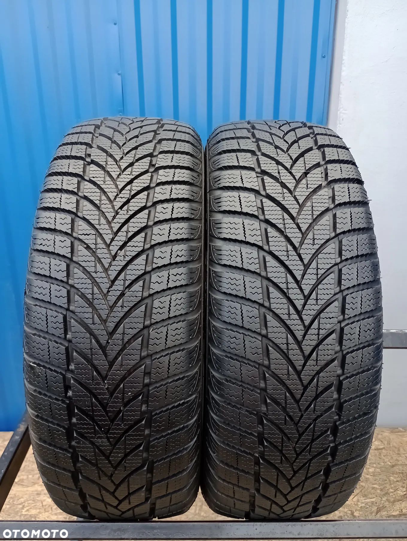 OPONY ZIMOWE 2x 175/55 R15 77T MAXXIS PRESA SNOW WINTERMAXX - 1