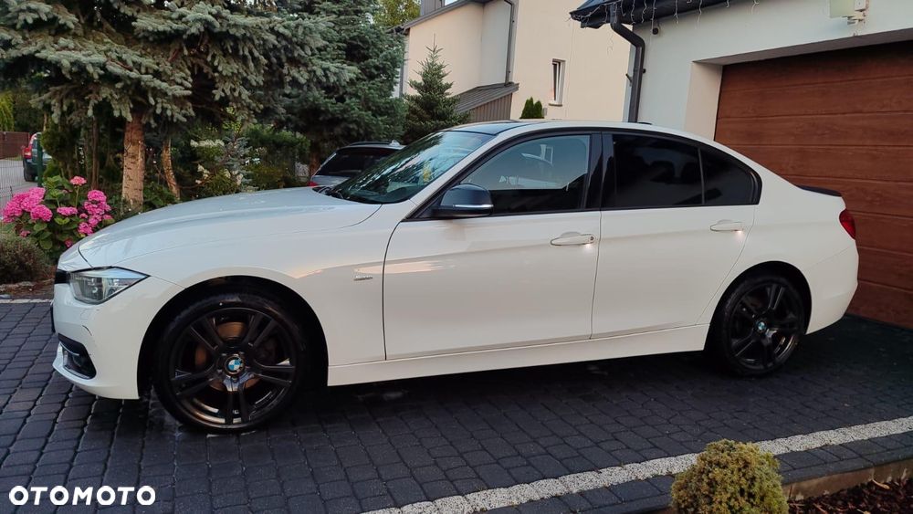 BMW Seria 3 320d Sport Line - 2