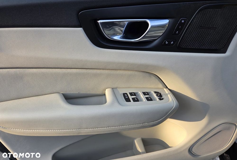 Volvo XC 60 D5 AWD Geartronic Inscription - 18