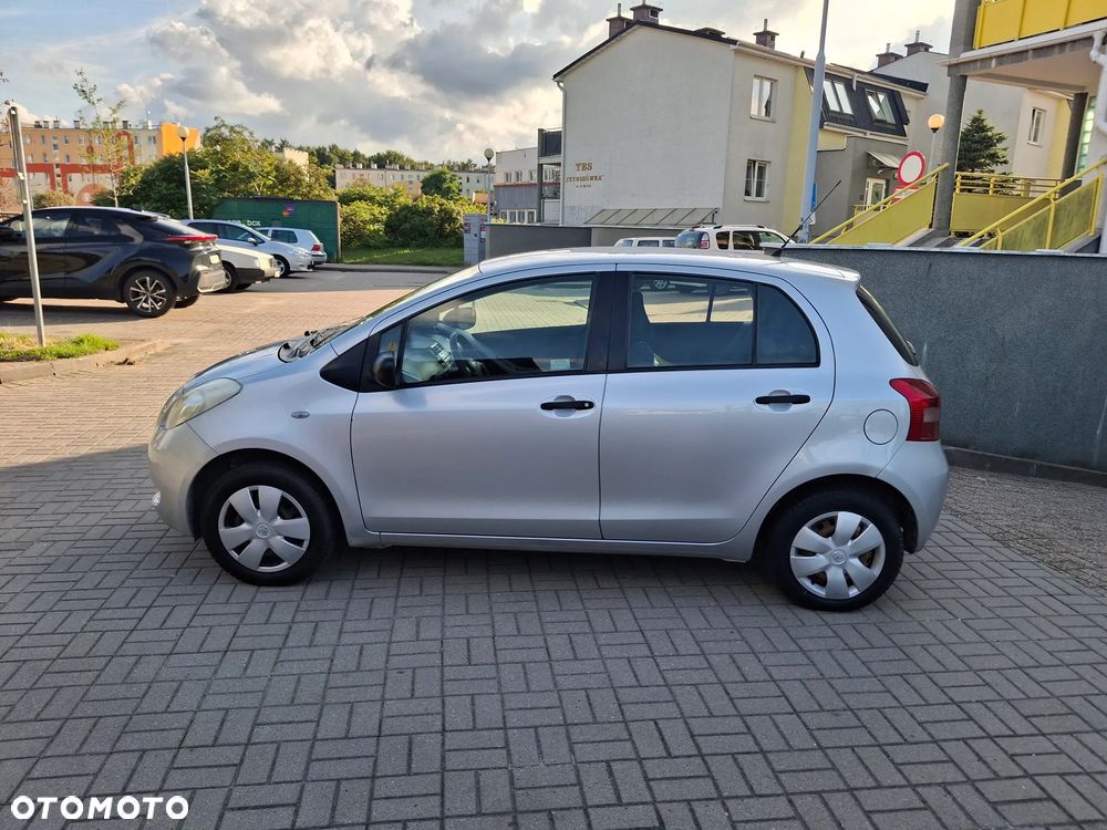 Toyota Yaris 1.0 Luna A/C - 10
