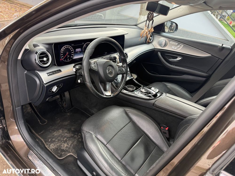 Mercedes-Benz E 220 d 4MATIC Aut. - 4
