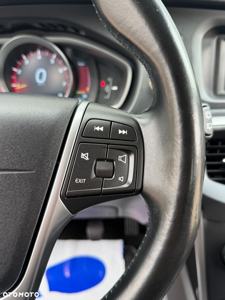 Volvo V40 T3 Momentum - 31