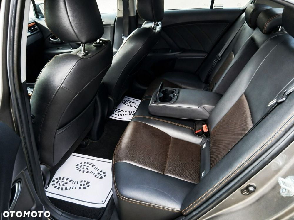 Toyota Avensis 1.8 Premium - 10