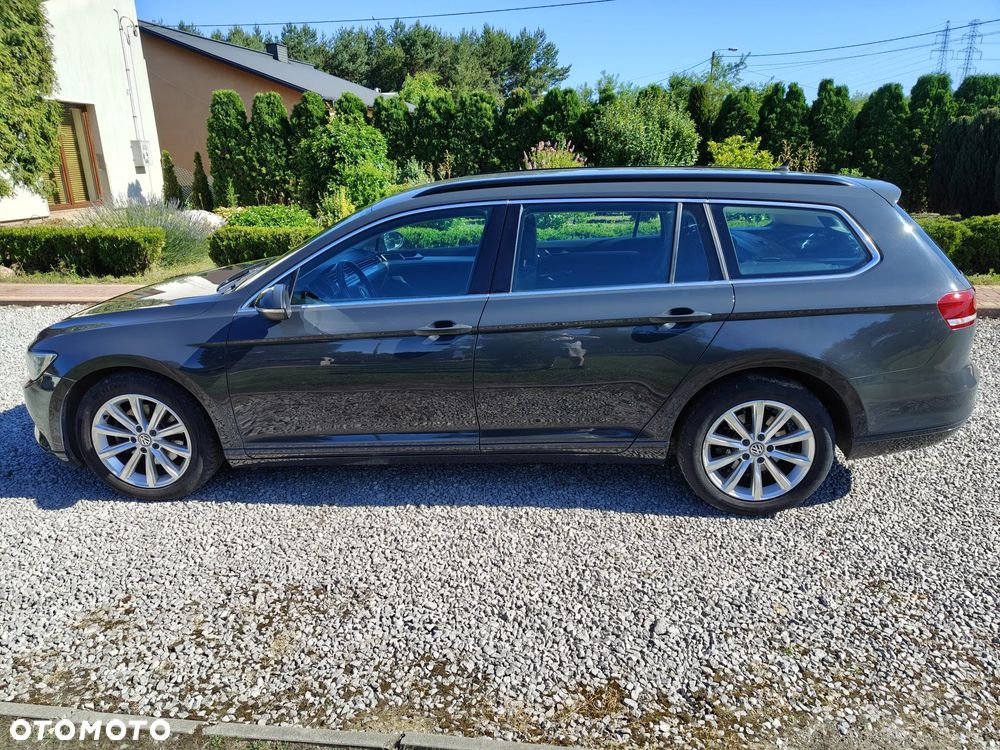 Volkswagen Passat - 4