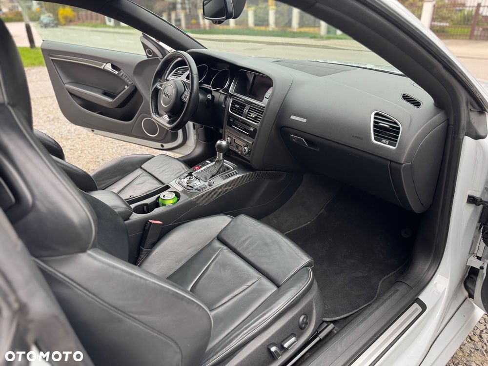 Audi RS5 Coupé Standard - 32