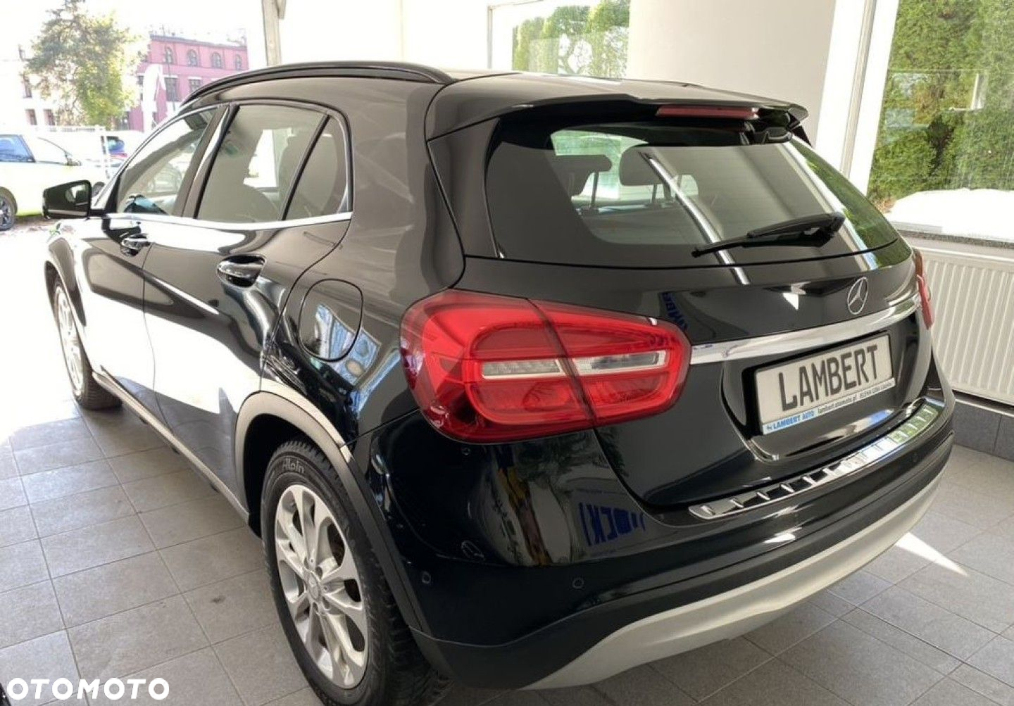 Mercedes-Benz GLA - 5