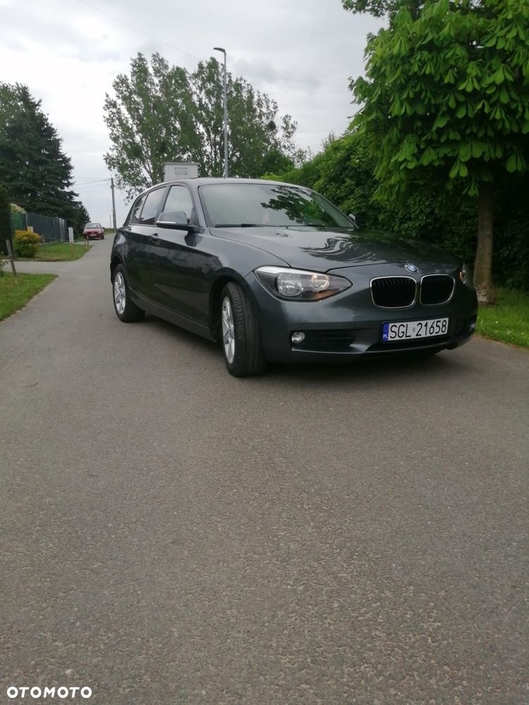 BMW Seria 1 116d Sport Line - 2