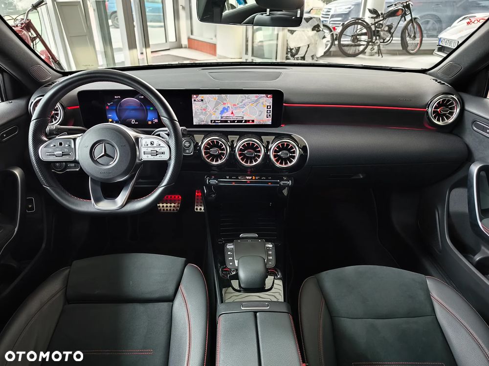 Mercedes-Benz Klasa A 200 AMG Line 7G-DCT - 12