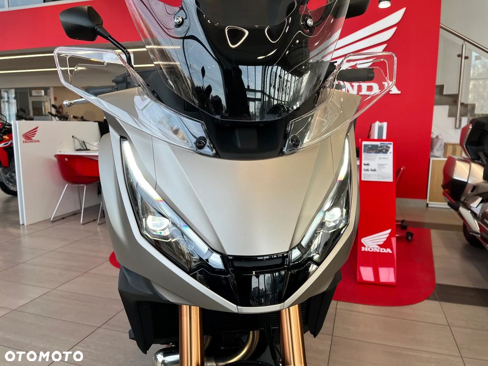 Honda NT - 10
