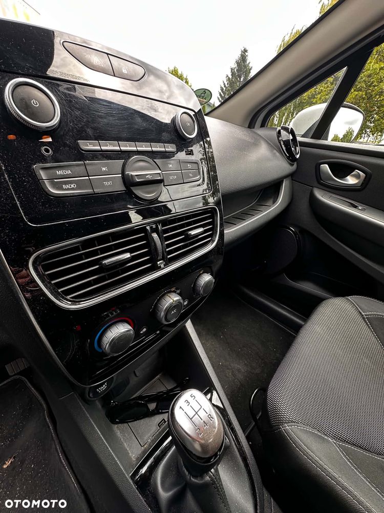 Renault Clio - 10