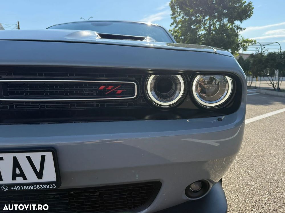 Dodge Challenger - 15
